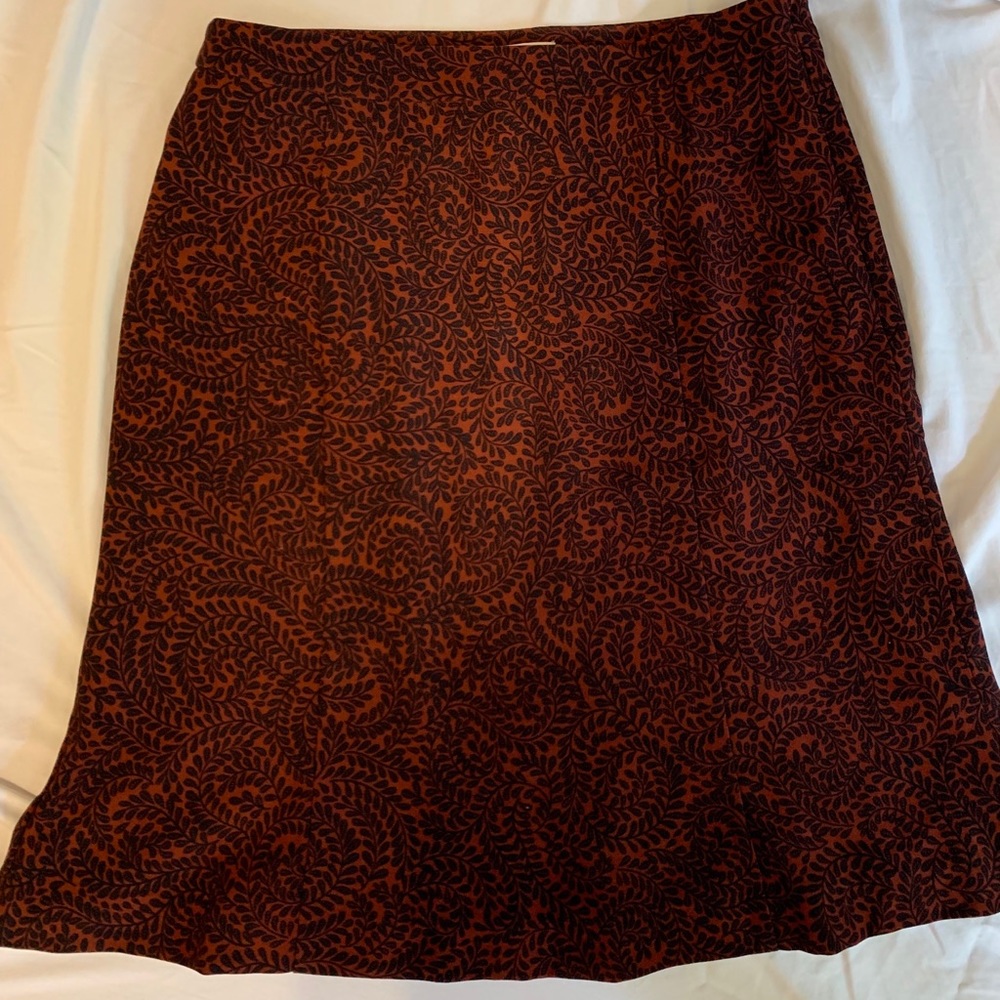 Loft skirt with a flared bottom